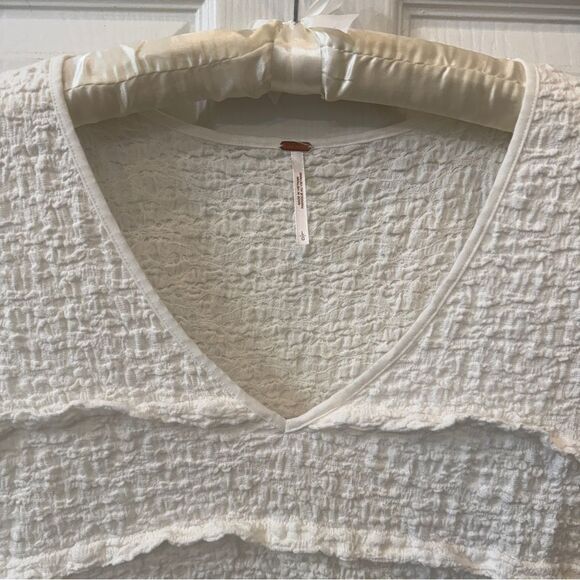 Free People “Krystal Tee in Ivory” textured V-neck crop top w cap sleeves sz Lg - Picture 4 of 14